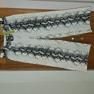 Gianni Bini snake skin print crop pants w belt